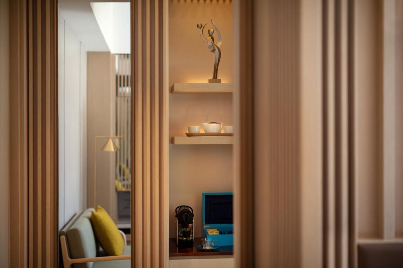 The Silveri Hong Kong - Mgallery Exterior foto A room at the hotel